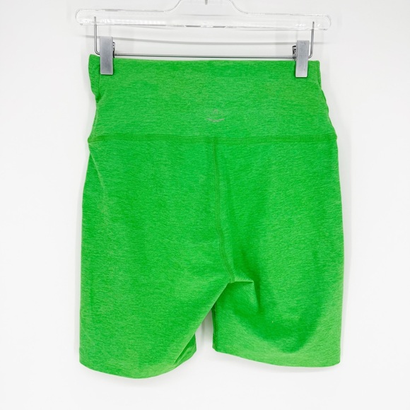Beyond Yoga At Your Leisure Crossover Waist Bike Leggings M Honeydew Green - Picture 2 of 9